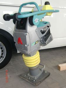 Ammann Stampfer mit einem Gewicht von 79kg.